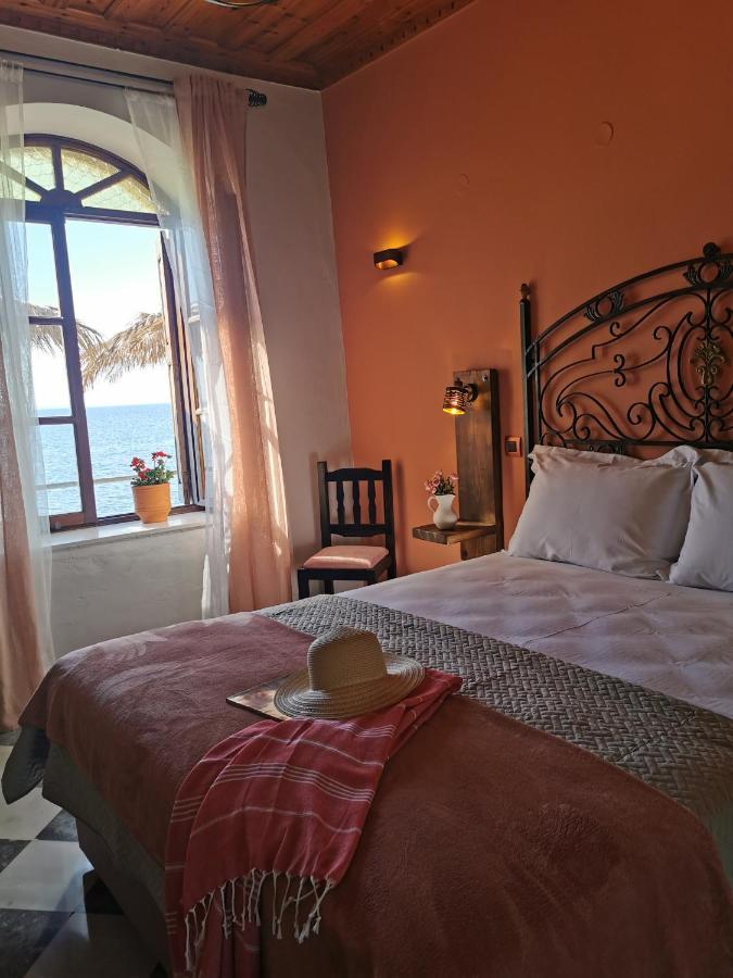 Terracotta Boutique Beach Studios ميثيمْنا المظهر الخارجي الصورة